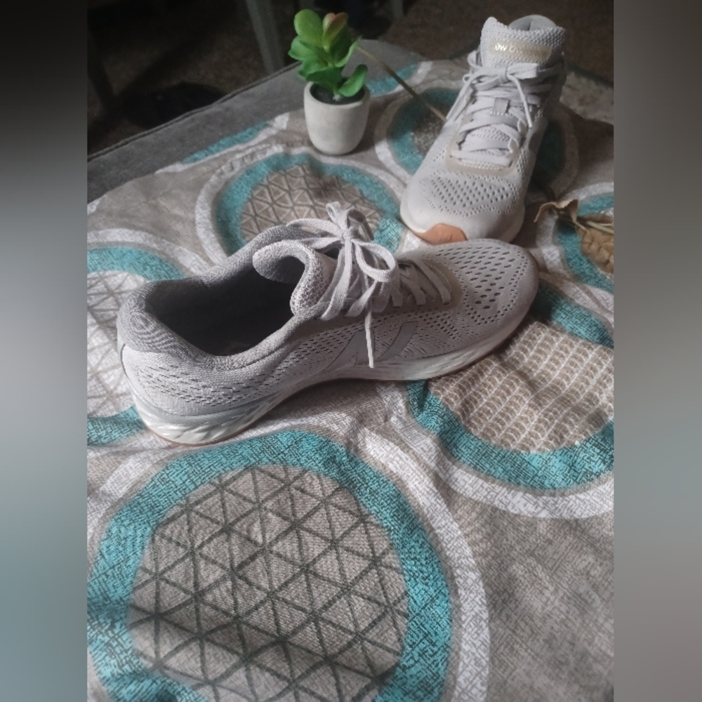 New Balance Athletic Shoes - Picture 1 of 1